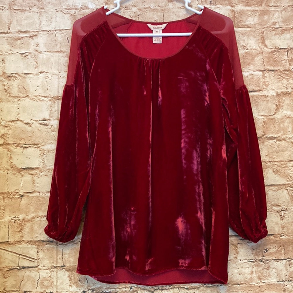 Lovely Sundance top